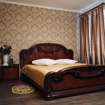 Evropeyskiy Kiev Luaran gambar