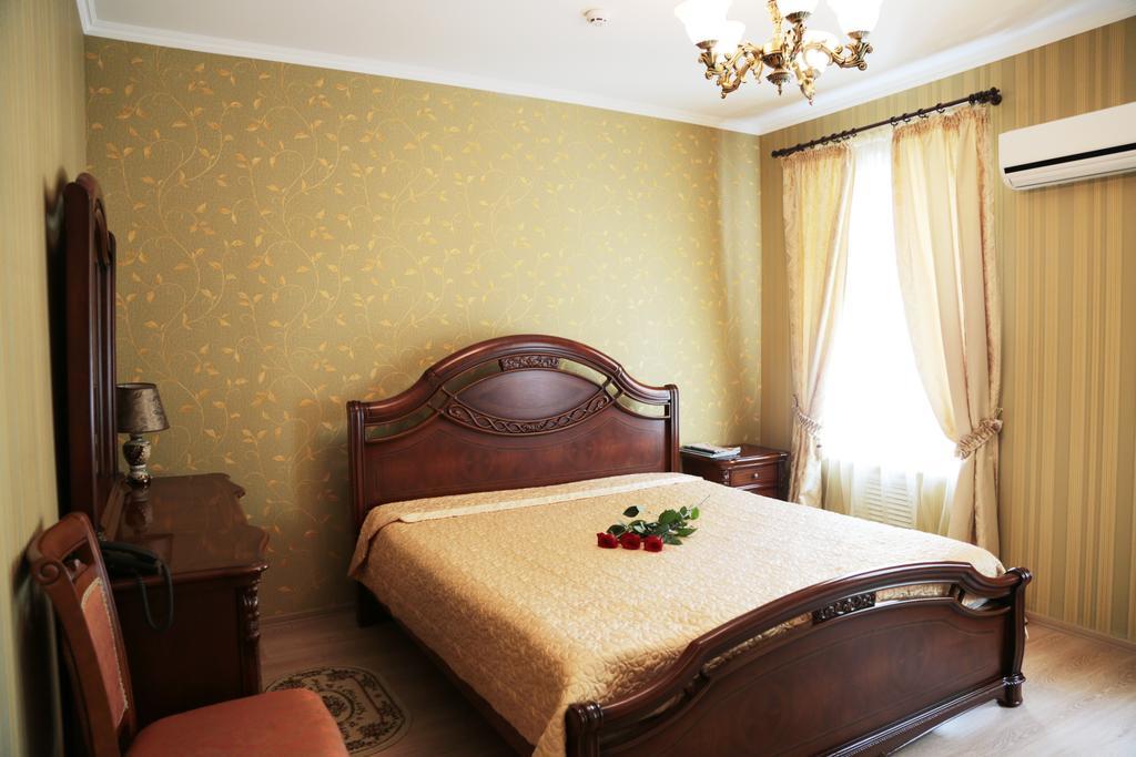 Evropeyskiy Kiev Luaran gambar